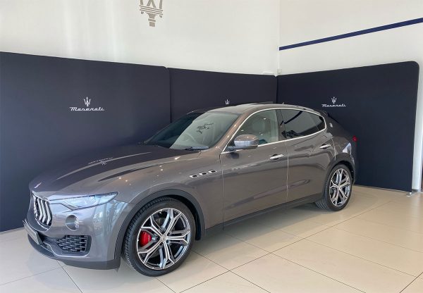 Zipper Wall Straight [Maserati]